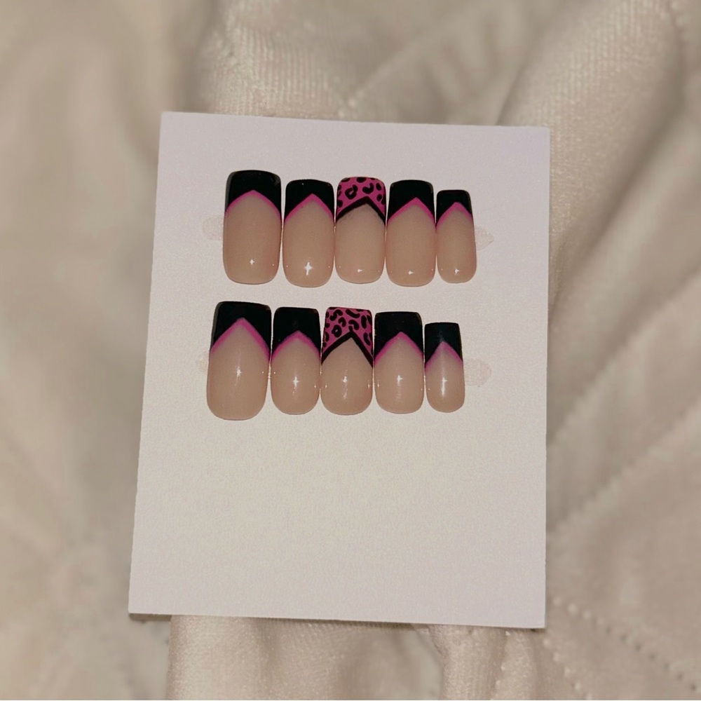 Chic Black and Pink Leopard Press-On Nails